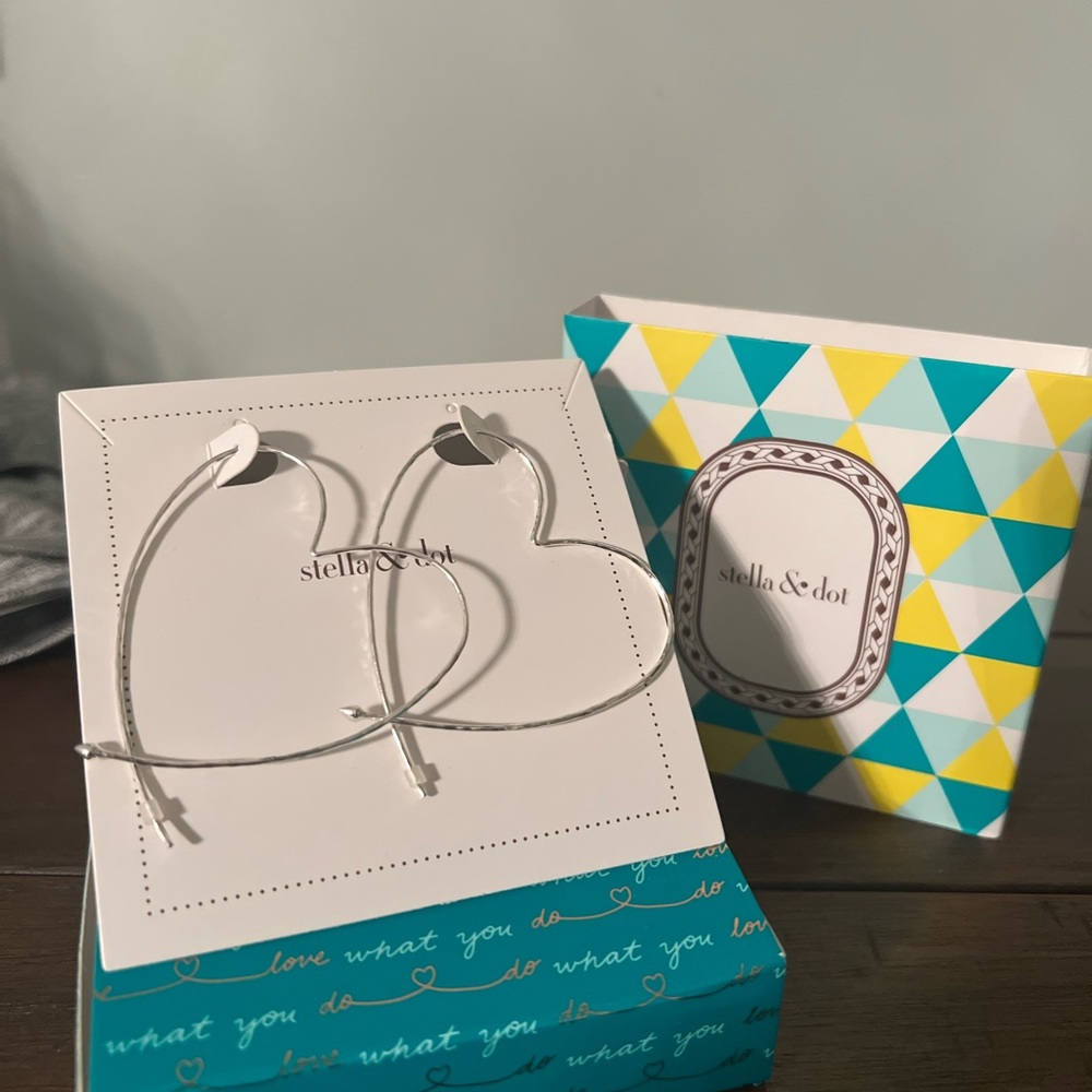Stella and dot heart hoop earrings silver